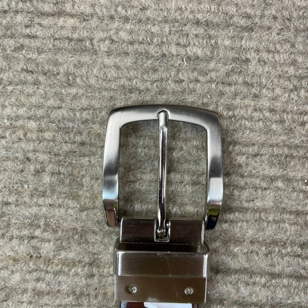 Tommy Hilfiger Mens Reversible Belt Black Brown Silver Buckle Size 40 1101002980